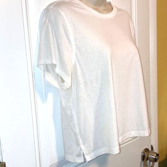 LULULEMON Athletica Tshirt Tee White Short Sleeves Womens Size 8 - Picture 2 of 12